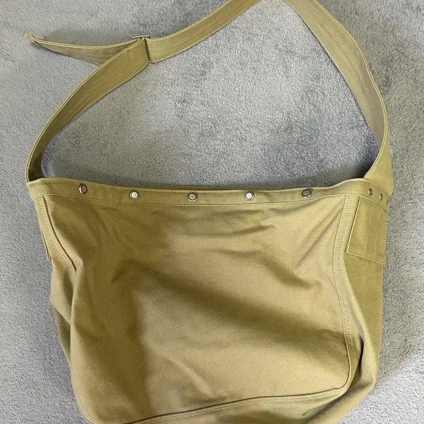 [BUNJANG] Surface Edition TYPO Beige Crossbody Bag / 서피스에디션 TYPO 베이지 크로스백