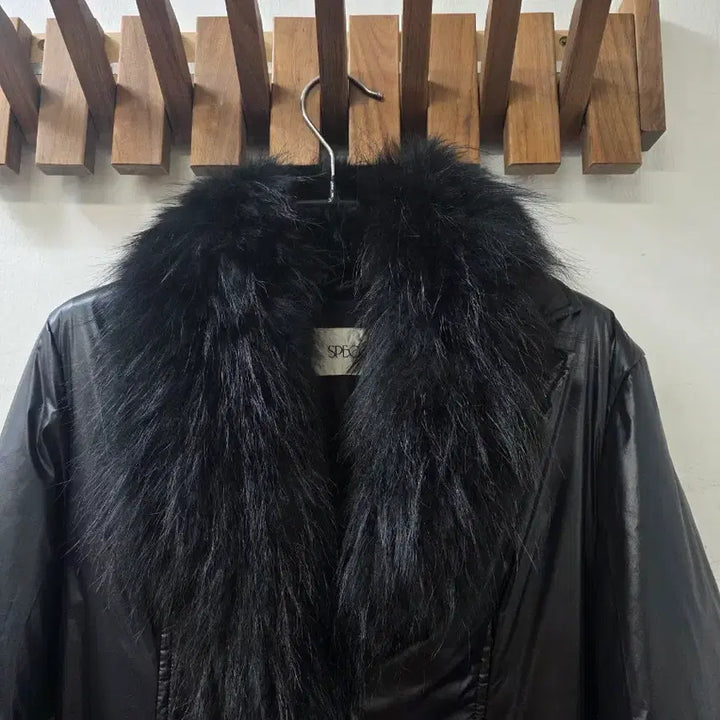[BUNJANG] Speechio Black Fur Collar Long Coat / 스피치오 블랙 퍼 카라 롱 코트