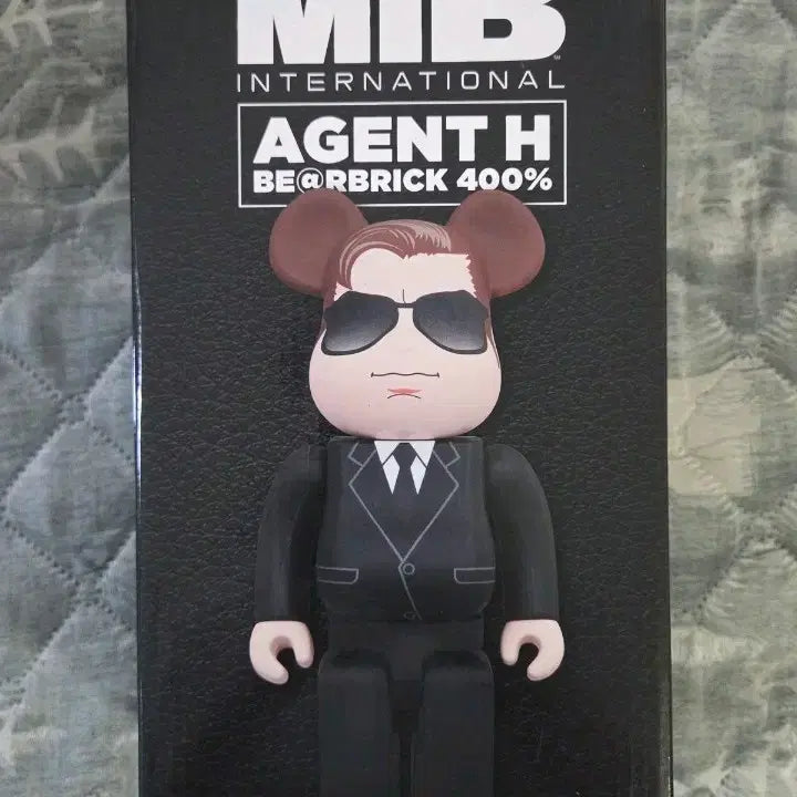 [BUNJANG] MIB Agent H 400% Bearbrick / 베어브릭 MIB Agent H 400%
