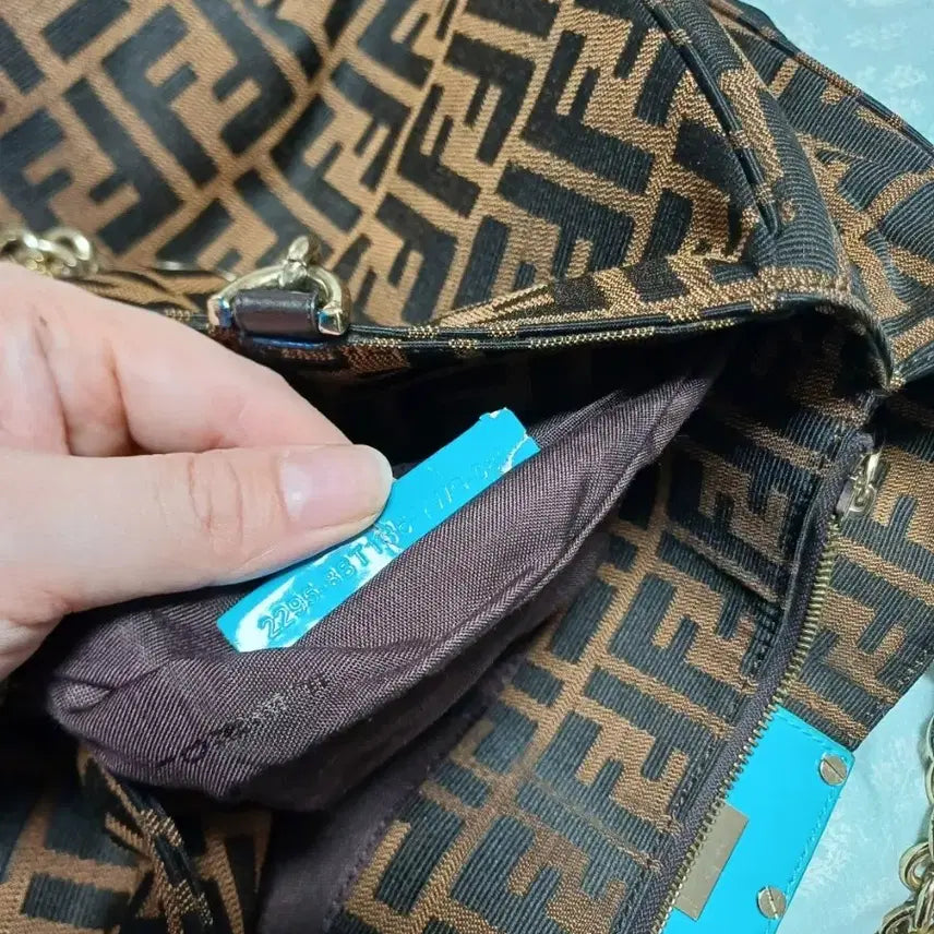 [BUNJANG] Fendi FF Logo Chain Shoulder Bag / 펜디 FF로고 체인 숄더백