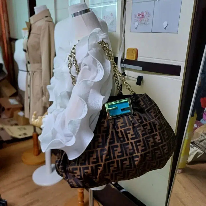 [BUNJANG] Fendi FF Logo Chain Shoulder Bag / 펜디 FF로고 체인 숄더백