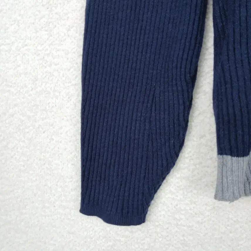 [BUNJANG] BYBRIDG:IT Navy Ribbed Knit Long Sleeve T-shirt (Size 66) / BYBRIDG:IT 여성 네이비 골지 니트 긴팔 티셔츠(66)
