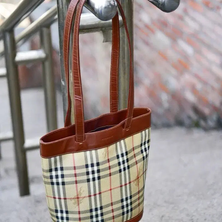 [BUNJANG] Burberry Nova Check Bucket Shoulder Bag / 버버리 노바체크 버킷 숄더백(정품)