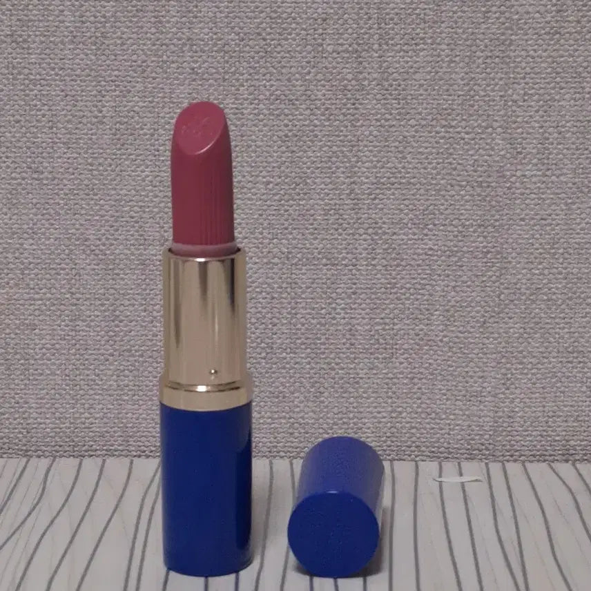 [BUNJANG] Estee Lauder Pure Color Lipstick 220 Powerful / 에스티로더 퓨어 핑크 립스틱 220 Powerful