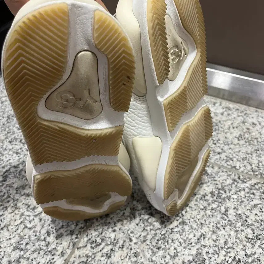 [BUNJANG] Y3 Kaiwa Sneakers UK 8 / Y3 카이와 스니커즈 UK 8 (265 사이즈)