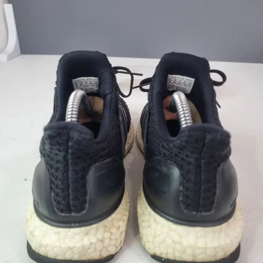 [BUNJANG] Adidas Ultraboost 230 Black Sneakers / 효자빈티지 230 아디다스 울트라부스트 블랙