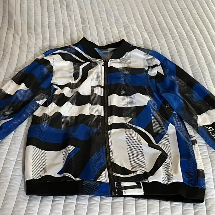 [SOLD OUT] 배송비포함)몽클레어 S급짭 화이트 블랙 패턴 자켓