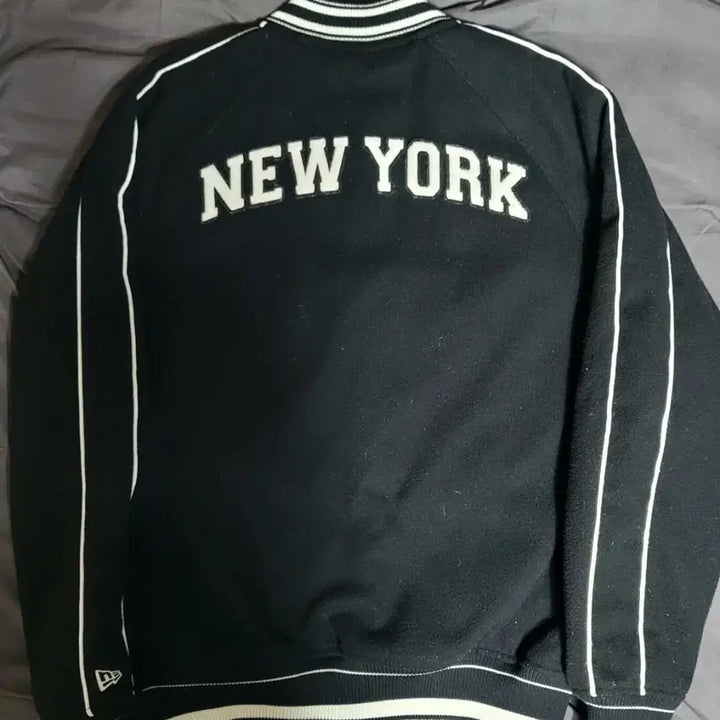 [BUNJANG] New Era New York Yankees 3M Thinsulate Baseball Bomber Jacket M / 뉴에라 뉴욕양키즈 3m 신슐레이트 야구 봄버점퍼 m