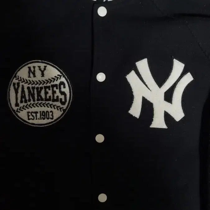 [BUNJANG] New Era New York Yankees 3M Thinsulate Baseball Bomber Jacket M / 뉴에라 뉴욕양키즈 3m 신슐레이트 야구 봄버점퍼 m