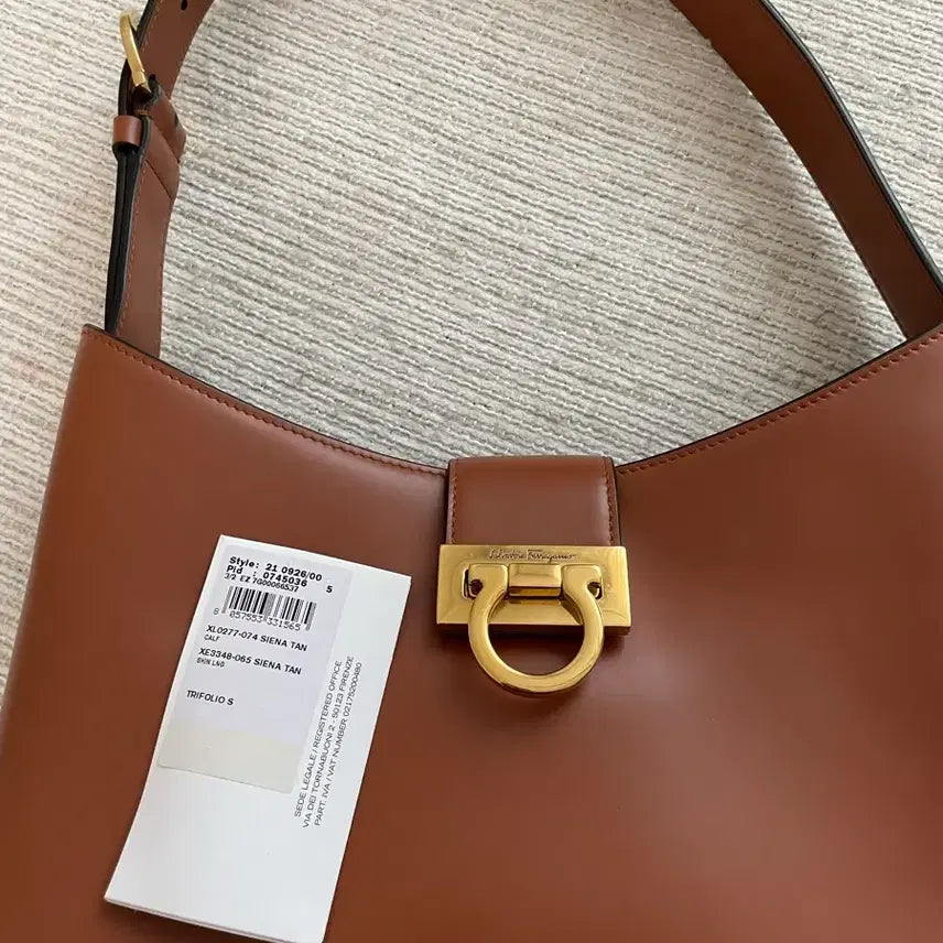 [BUNJANG] Ferragamo Tri-Folio Shoulder Bag Tan / 페라가모 트리폴리오 숄더백 탄 컬러