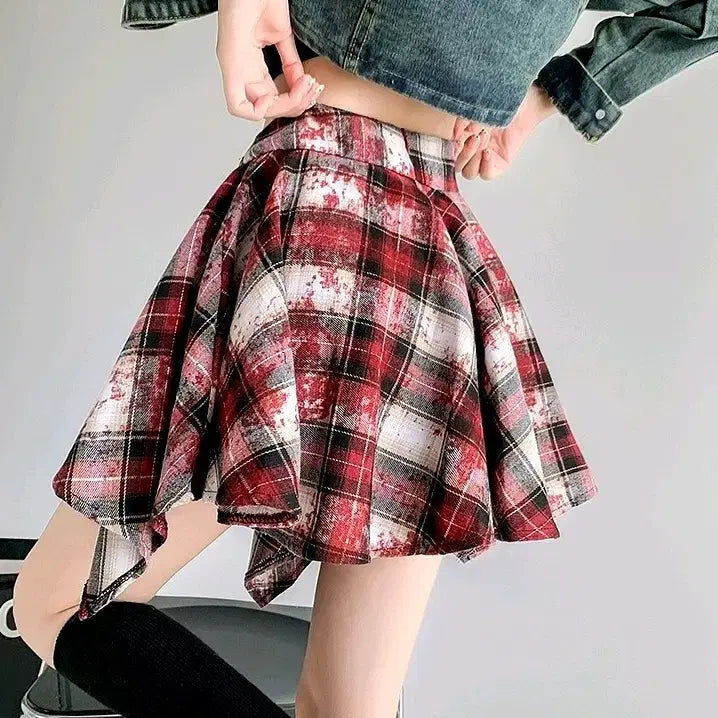 [BUNJANG] Checked Skirt with Heart Detail / [3컬러] 체크스커트 하트 체크치마 치마바지 아이돌치마 레드 블랙 브라운