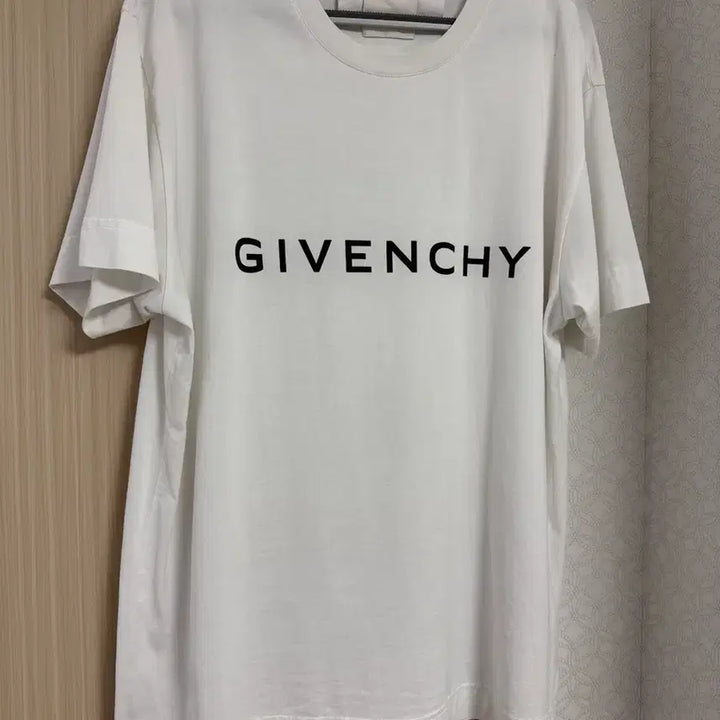 [BUNJANG] Givenchy T-shirt / 지방시 반팔티
