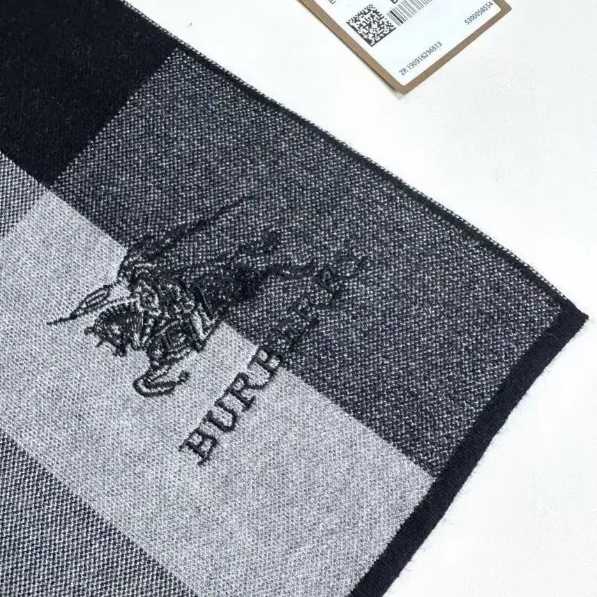 [BUNJANG] Burberry Checkered Scarf Black/Grey / 버버리 체크 머플러 블랙/그레이