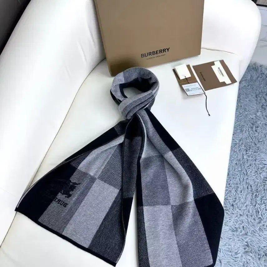 [BUNJANG] Burberry Checkered Scarf Black/Grey / 버버리 체크 머플러 블랙/그레이