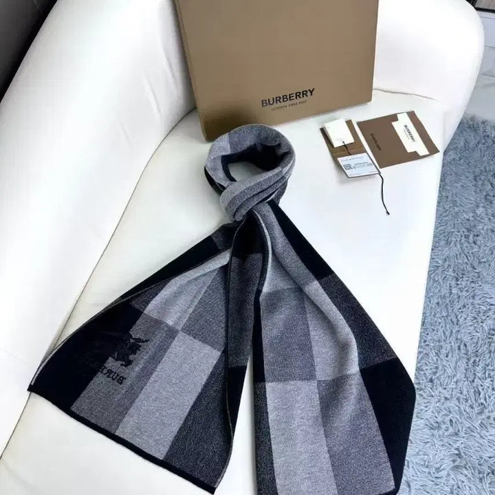 [BUNJANG] Burberry Checkered Scarf Black/Grey / 버버리 체크 머플러 블랙/그레이