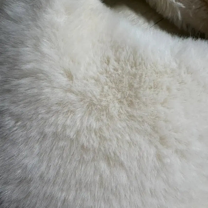 [BUNJANG] Ivory Shoulder Bag Tote Bag / 아이보리 퍼 숄더백 토트백 가방