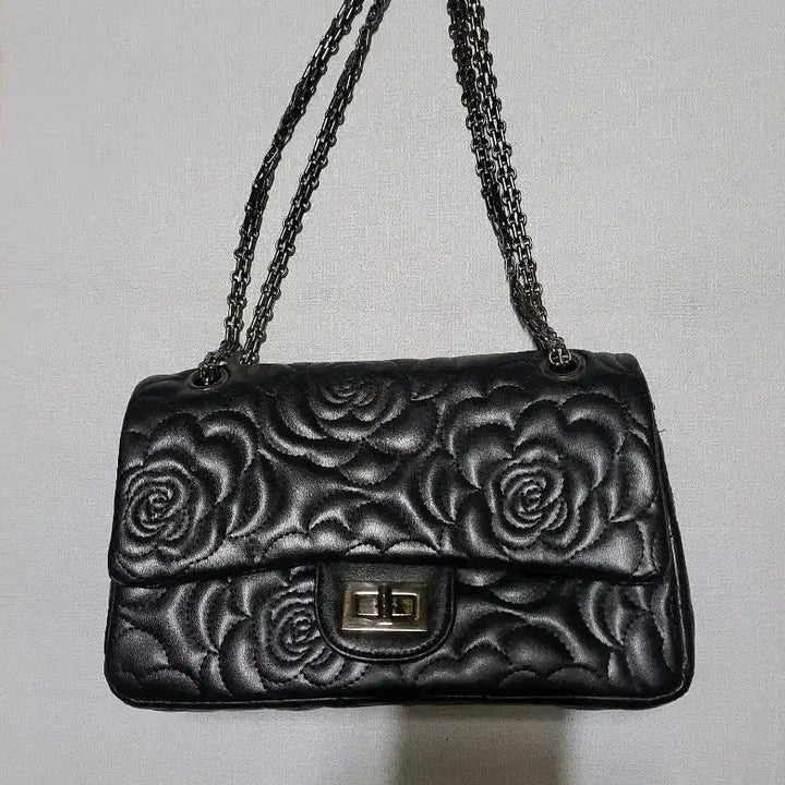 [BUNJANG] Black Rose Quilted Chain Bag / 블랙 장미 퀼팅 체인백