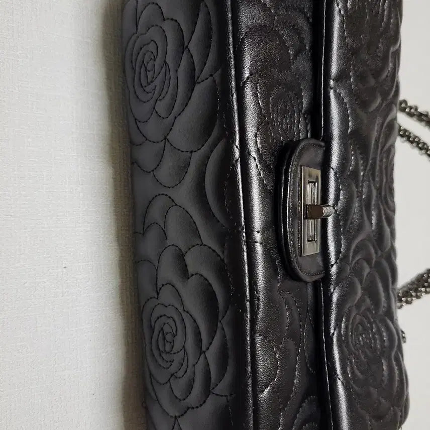 [BUNJANG] Black Rose Quilted Chain Bag / 블랙 장미 퀼팅 체인백