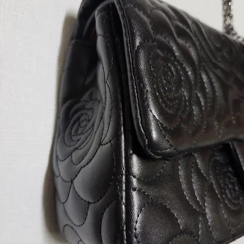 [BUNJANG] Black Rose Quilted Chain Bag / 블랙 장미 퀼팅 체인백