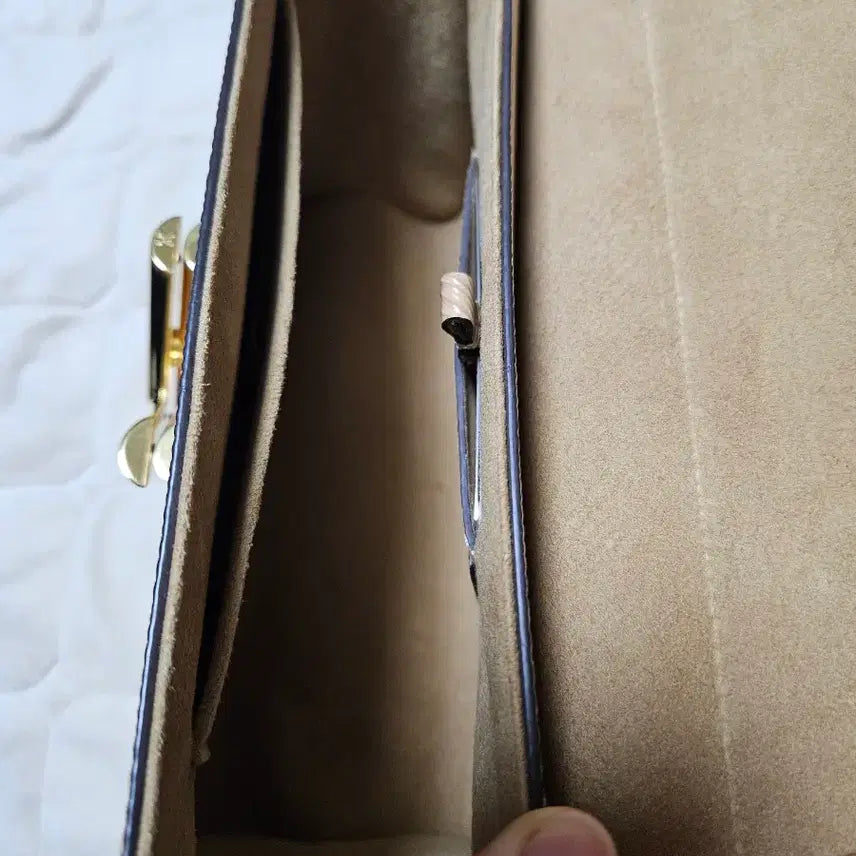 [BUNJANG] Louis Vuitton Twist MM Built-in Chip Shoulder Bag / 루이비통 트위스트 mm 숄더백 내장칩