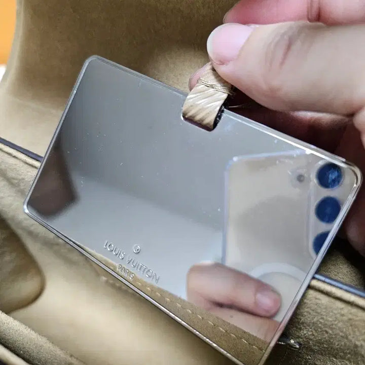 [BUNJANG] Louis Vuitton Twist MM Built-in Chip Shoulder Bag / 루이비통 트위스트 mm 숄더백 내장칩