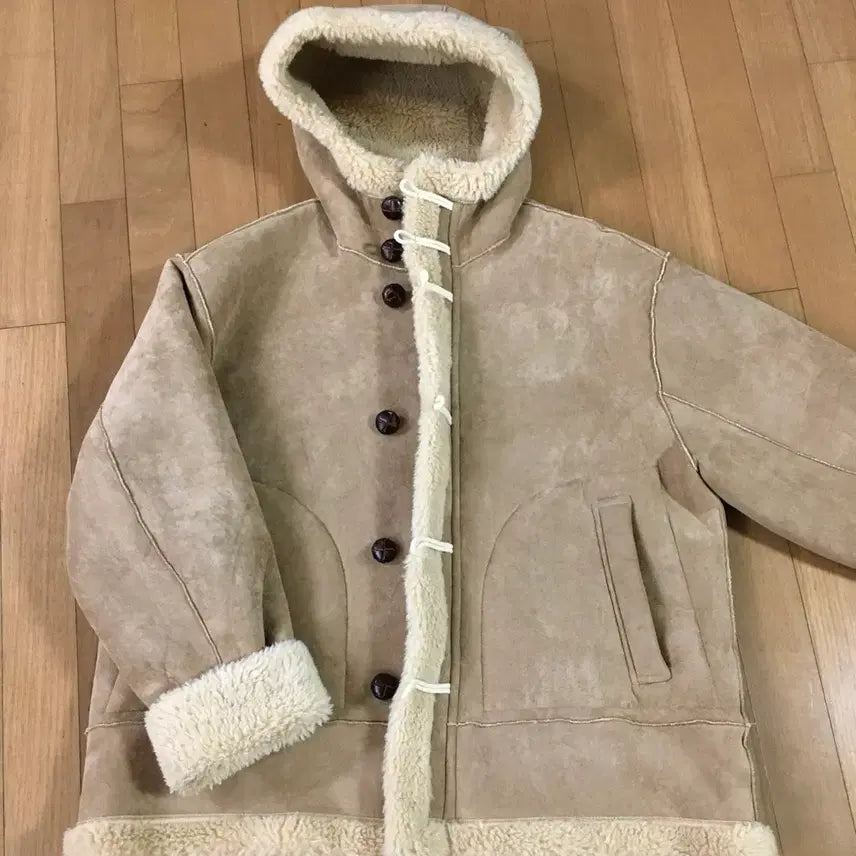 [BUNJANG] Basil In Bottle Reversible Hooded Mouton / 바질인보틀 리버시블 후드 무스탕