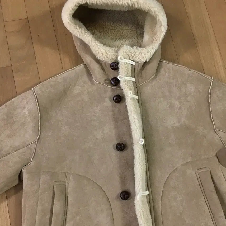 [BUNJANG] Basil In Bottle Reversible Hooded Mouton / 바질인보틀 리버시블 후드 무스탕