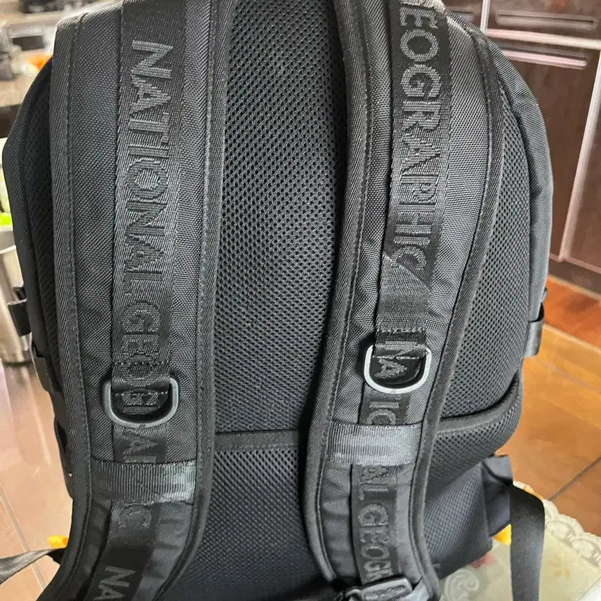 [BUNJANG] National Geographic Black Backpack / 내셔널지오그래픽 블랙 백팩