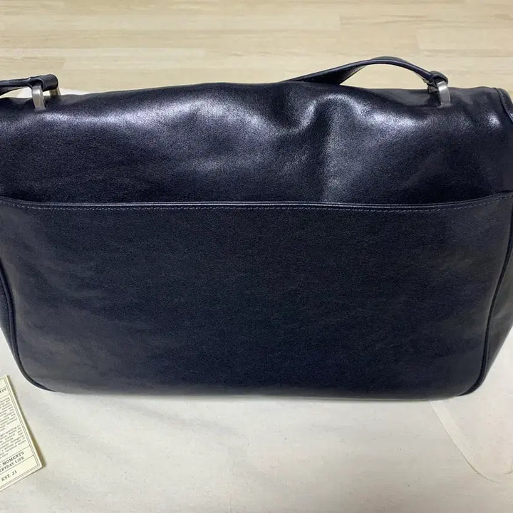 [SOLD OUT] 아뜰리에 드 루멘 소가죽 블랙숄더백 판매