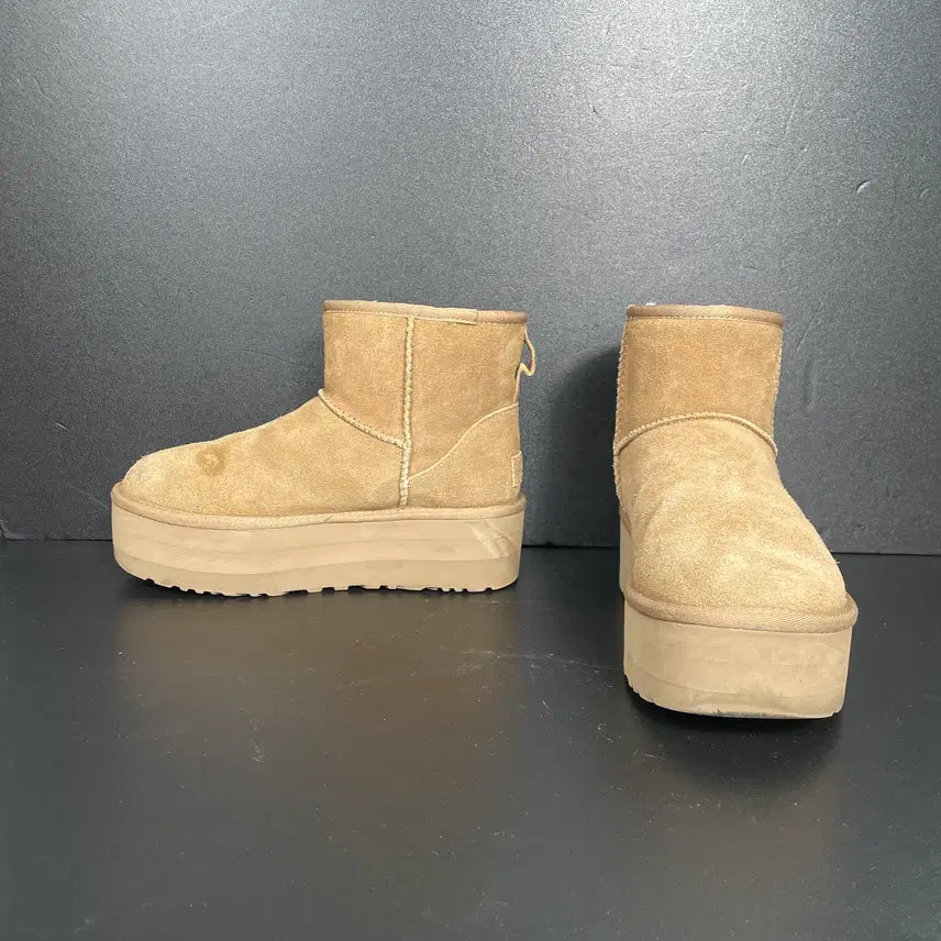 [BUNJANG] UGG Classic Ultra Mini Platform Boots Chestnut 245 / [245]  UGG 미국 어그 클래식 울트라 미니 플랫폼 부츠 체스트넛