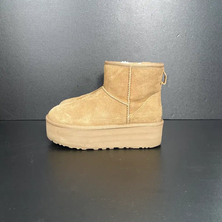 [BUNJANG] UGG Classic Ultra Mini Platform Boots Chestnut 245 / [245]  UGG 미국 어그 클래식 울트라 미니 플랫폼 부츠 체스트넛