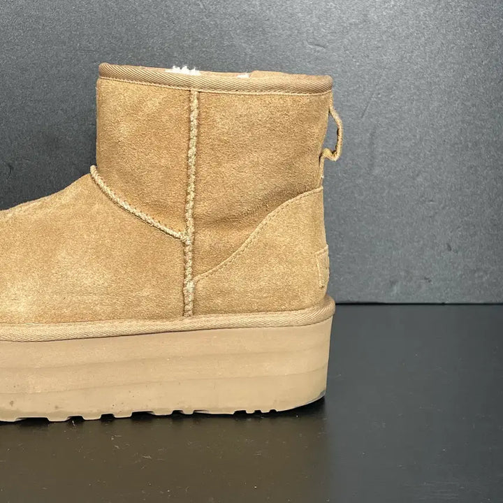 [BUNJANG] UGG Classic Ultra Mini Platform Boots Chestnut 245 / [245]  UGG 미국 어그 클래식 울트라 미니 플랫폼 부츠 체스트넛