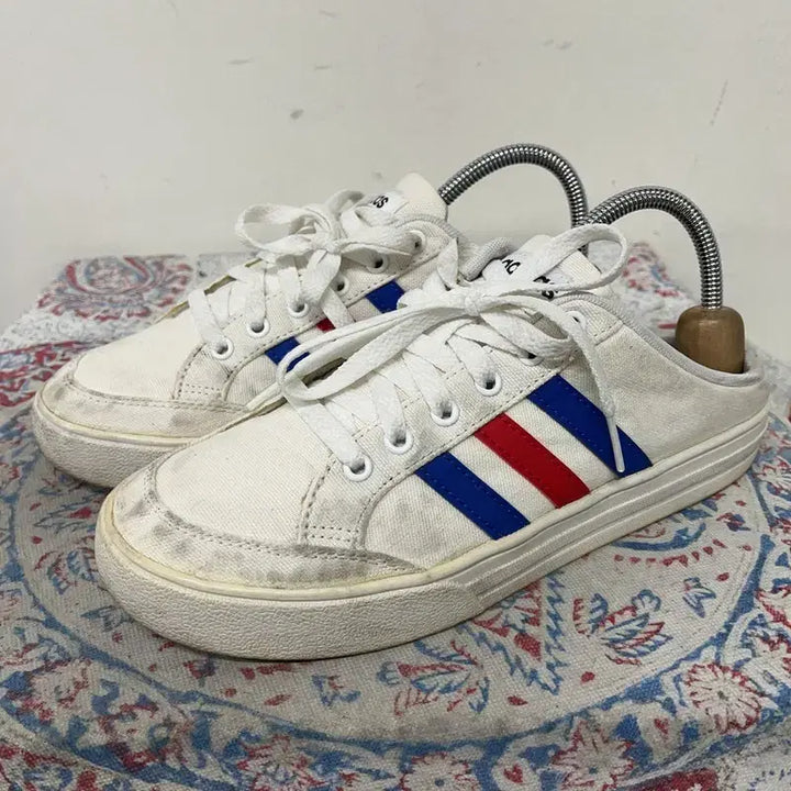 [SOLD OUT] 아디다스 네오 뮬 스니커즈 240 E01979