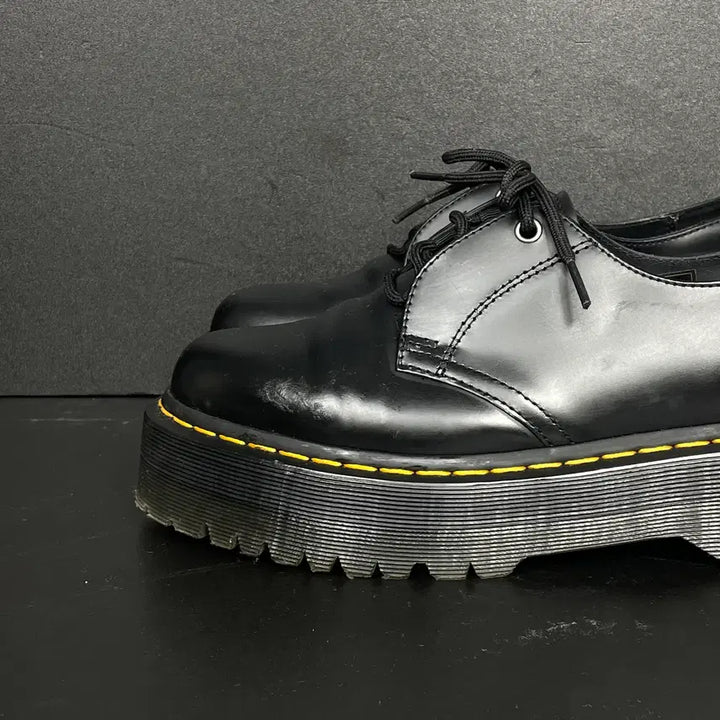 [BUNJANG] Dr. Martens Zerrick Quad 3-Hole Shoes / [255] 닥터마틴 재릭 쿼드 3홀