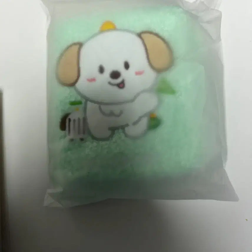 [BUNJANG] BOYNEXTDOOR Anton Passport Wallet / 보스라이즈 여권지갑 멍룡이 앤톤