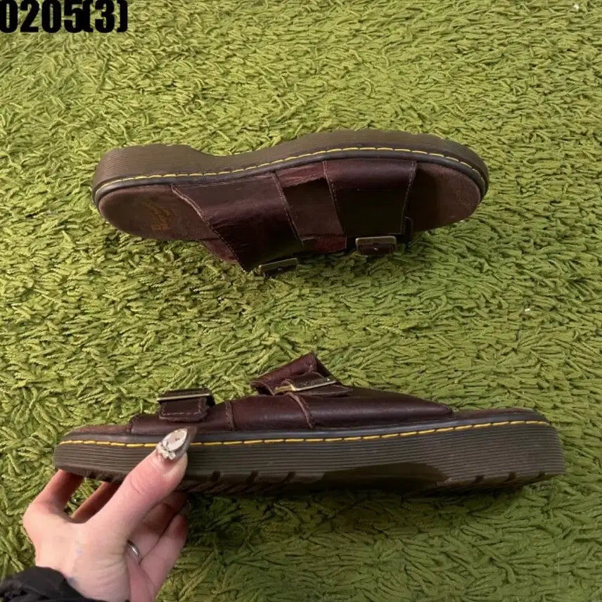 [BUNJANG] Dr. Martens Brown Leather Buckle Sandals / 닥터마틴 브라운 가죽 버클 샌들 0205
