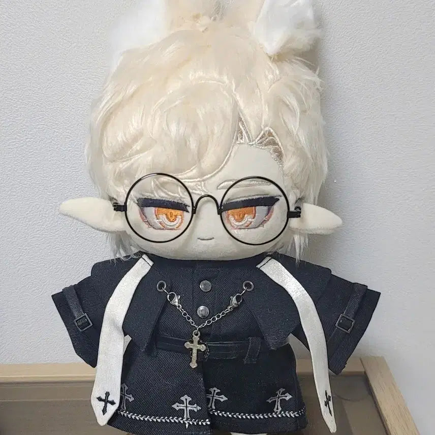 [BUNJANG] MapleStory Jerrn Darmoor 20cm Doll + 20cm Outfit Set / [메이플스토리] 제른 다르모어 20cm 솜인형 + 솜사제 옷장20cm