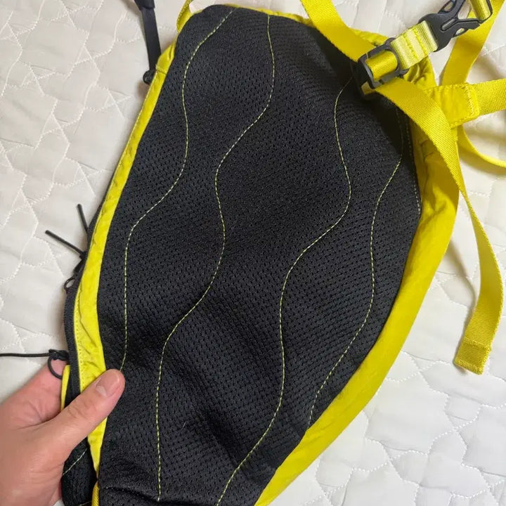 [BUNJANG] C.P. Company Yellow Hip Sack / C.P. 컴퍼니 옐로우 힙색