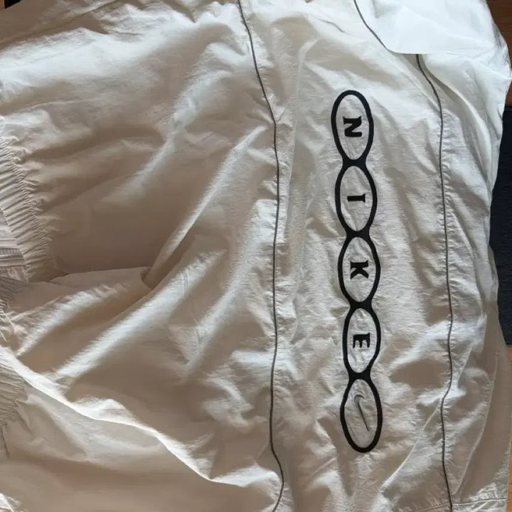 [BUNJANG] Nike White Windbreaker Jacket / 나이키 화이트 바람막이 후드 자켓