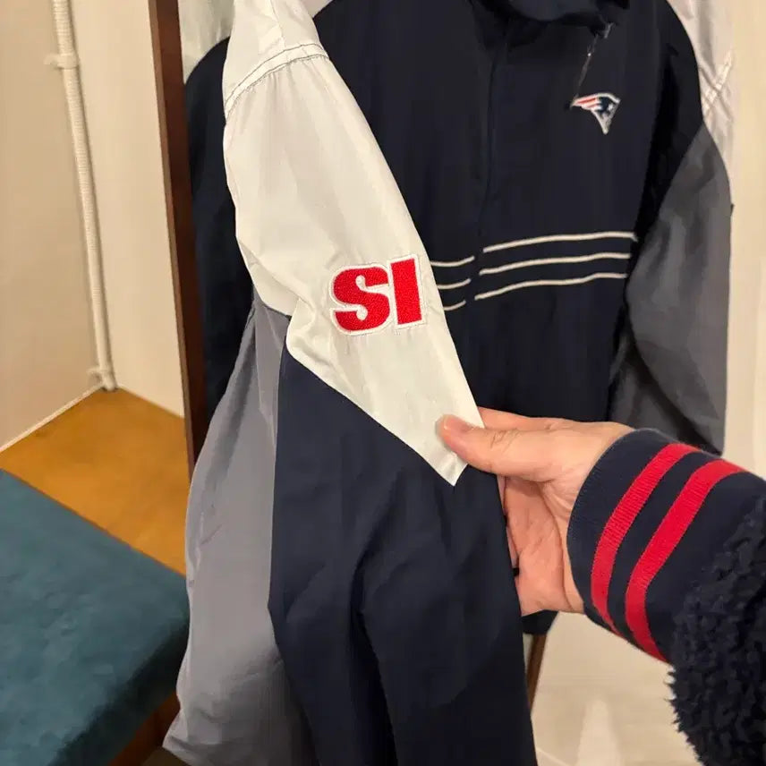 [BUNJANG] NFL New England Patriots Windbreaker Jacket / NFL 뉴잉글랜드 패트리어츠 바람막이 자켓