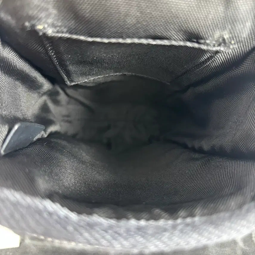 [BUNJANG] Celine Nylon Trekking Flap Pouch Crossbody Bag / (정품)셀린느 나일론 트레킹 플랩 파우치 폰 크로스백