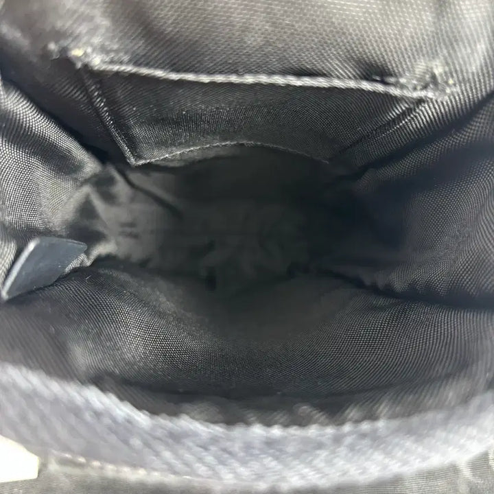 [BUNJANG] Celine Nylon Trekking Flap Pouch Crossbody Bag / (정품)셀린느 나일론 트레킹 플랩 파우치 폰 크로스백