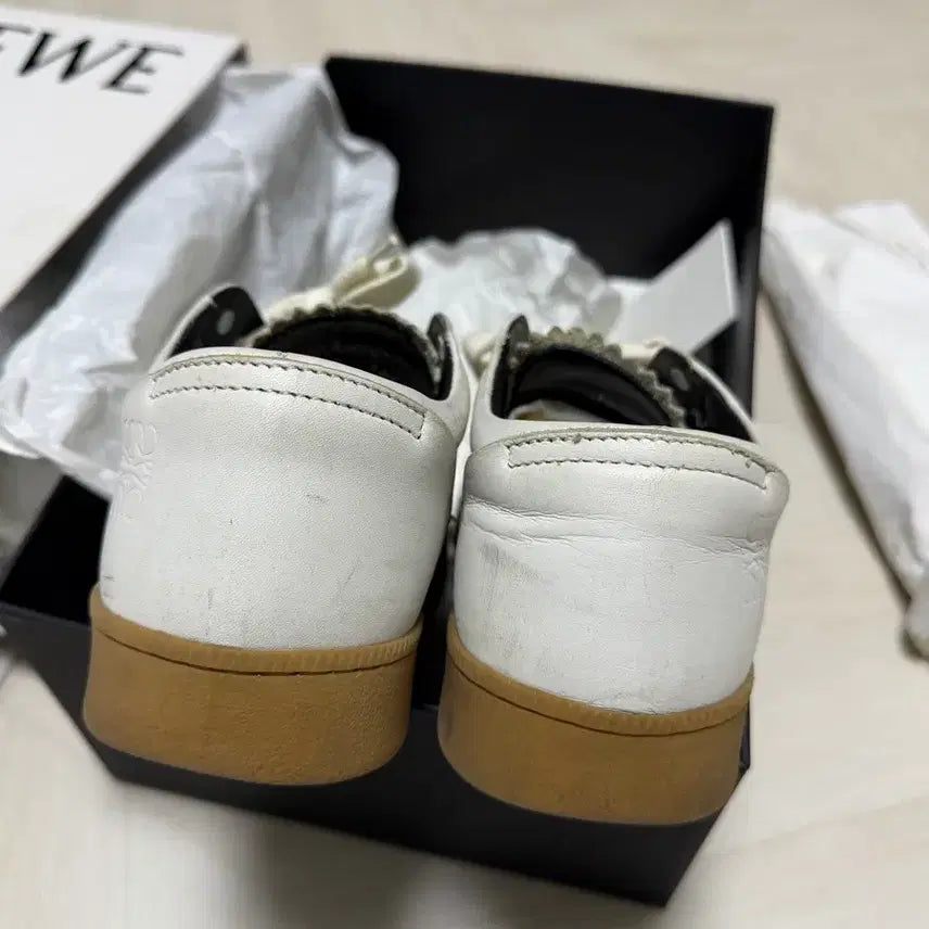 [BUNJANG] Loewe Leather Sneakers (Size 37) / 로에베 가죽 스니커즈 37