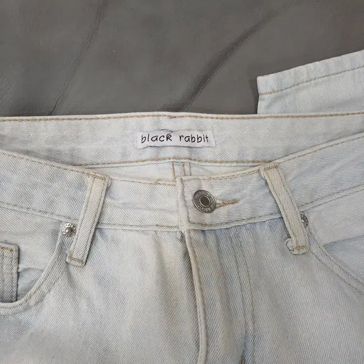 [BUNJANG] Black Rabbit Distressed Vintage Wash Jeans / 블랙래빗 연청 헤짐빈티지워싱 청바지 일자 중고