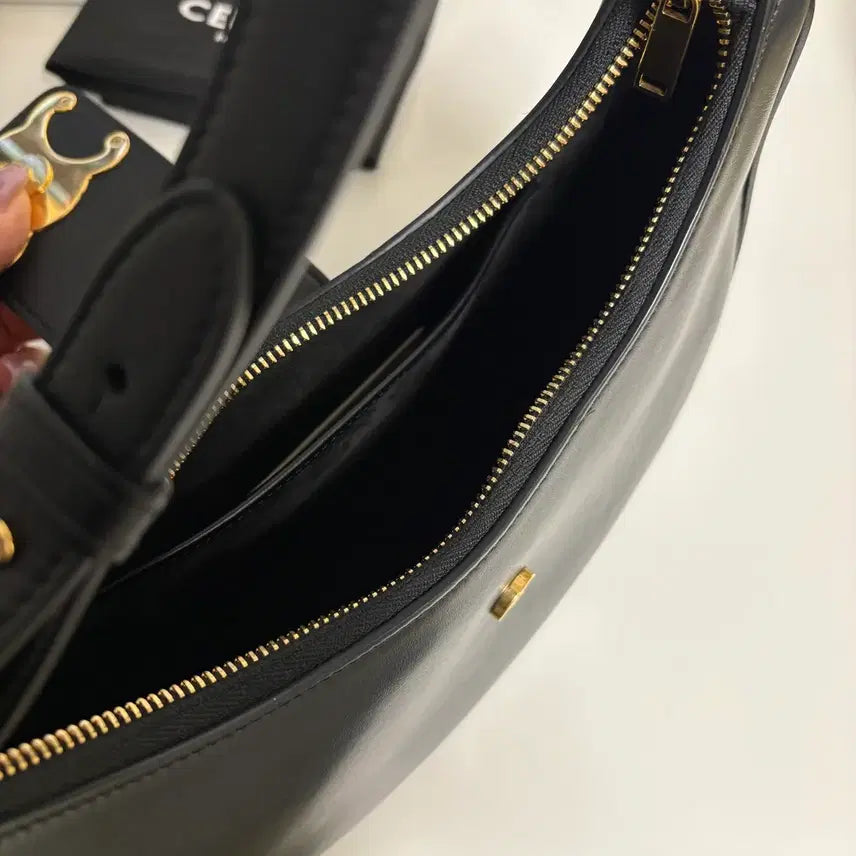 [BUNJANG] Celine Triomphe Black Ava Bag / 셀린느 트리옹프 블랙 아바백