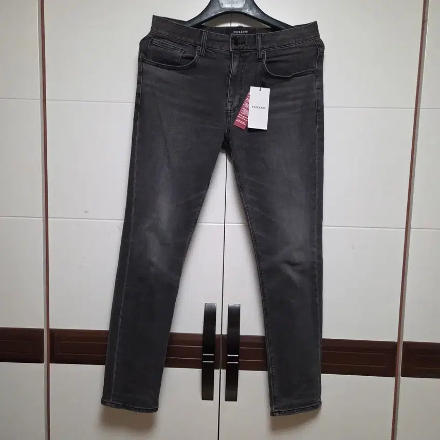 [SOLD OUT] 버커루 스판스트레이치 슬림핏 블랙진(32)