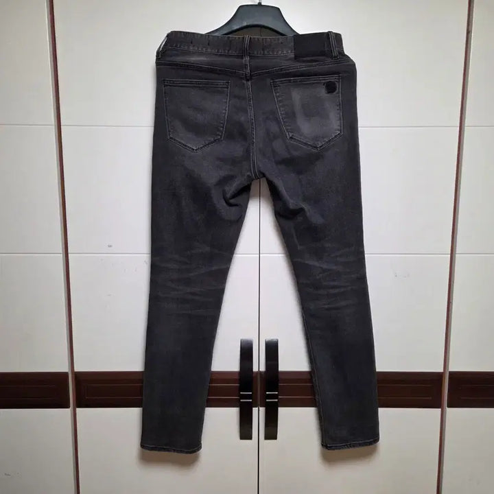 [SOLD OUT] 버커루 스판스트레이치 슬림핏 블랙진(32)