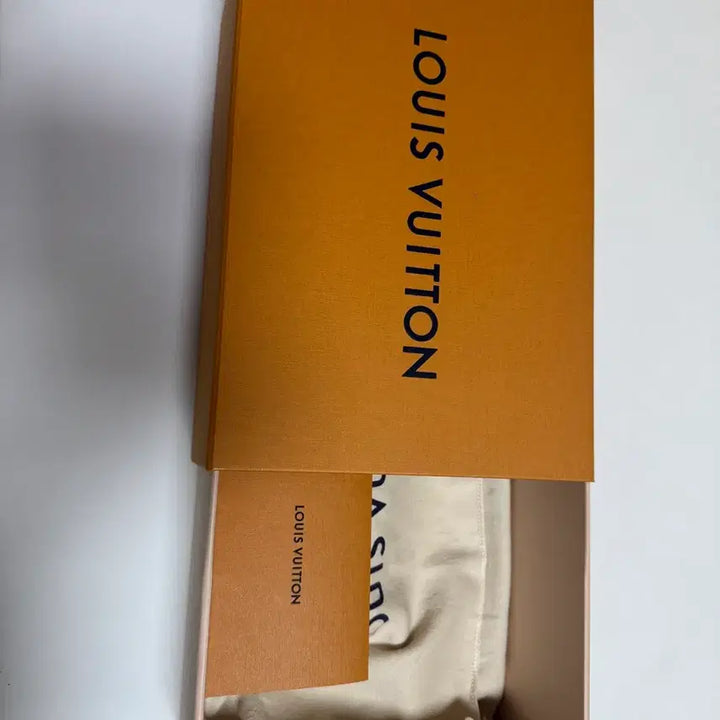 [BUNJANG] Louis Vuitton Pouch Monogram / 루이비통 폴드 미 파우치 모노그램