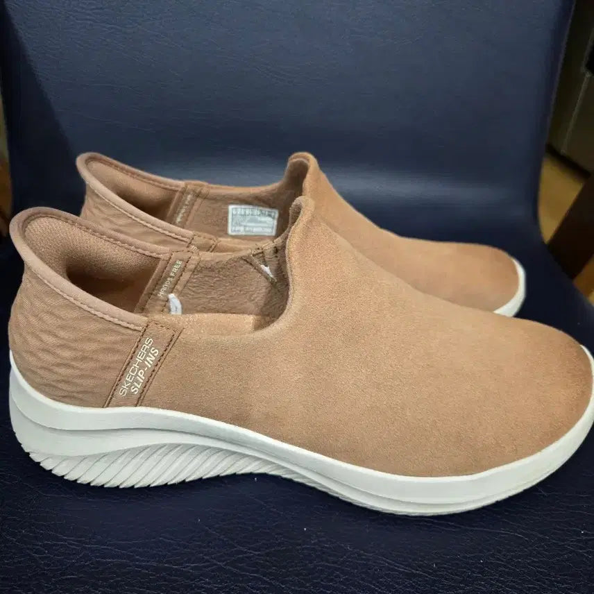 [SOLD OUT] 스케쳐스 슬립인스 240