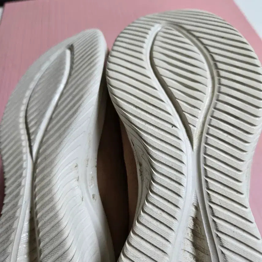 [SOLD OUT] 스케쳐스 슬립인스 240